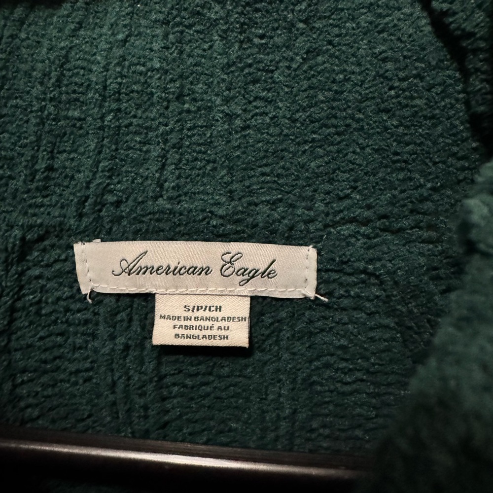 American Eagle sweater - Picture 2 of 3